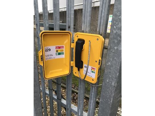 Tin tức công ty mới nhất về J&R Heavy Duty Telephones đã được lắp đặt tại Cowes, Isle of Wight ở Anh